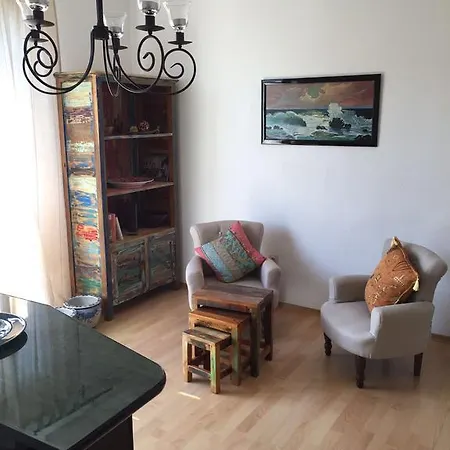 Homestay Central & Cozy - Close To Messe And Old Town *